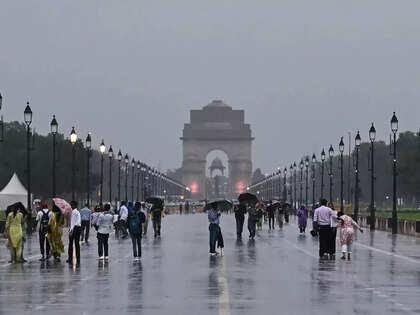 Heavy rain disrupts air travel in Delhi: 15 flights diverted, 100+ delayed